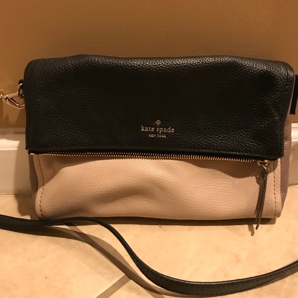 kate spade Handbags - Kate Spade Cross Body Bag